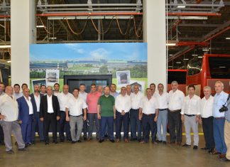 Mercedes-Benz Türk, özel halk otobüsü dernek yöneticilerini ağırladı