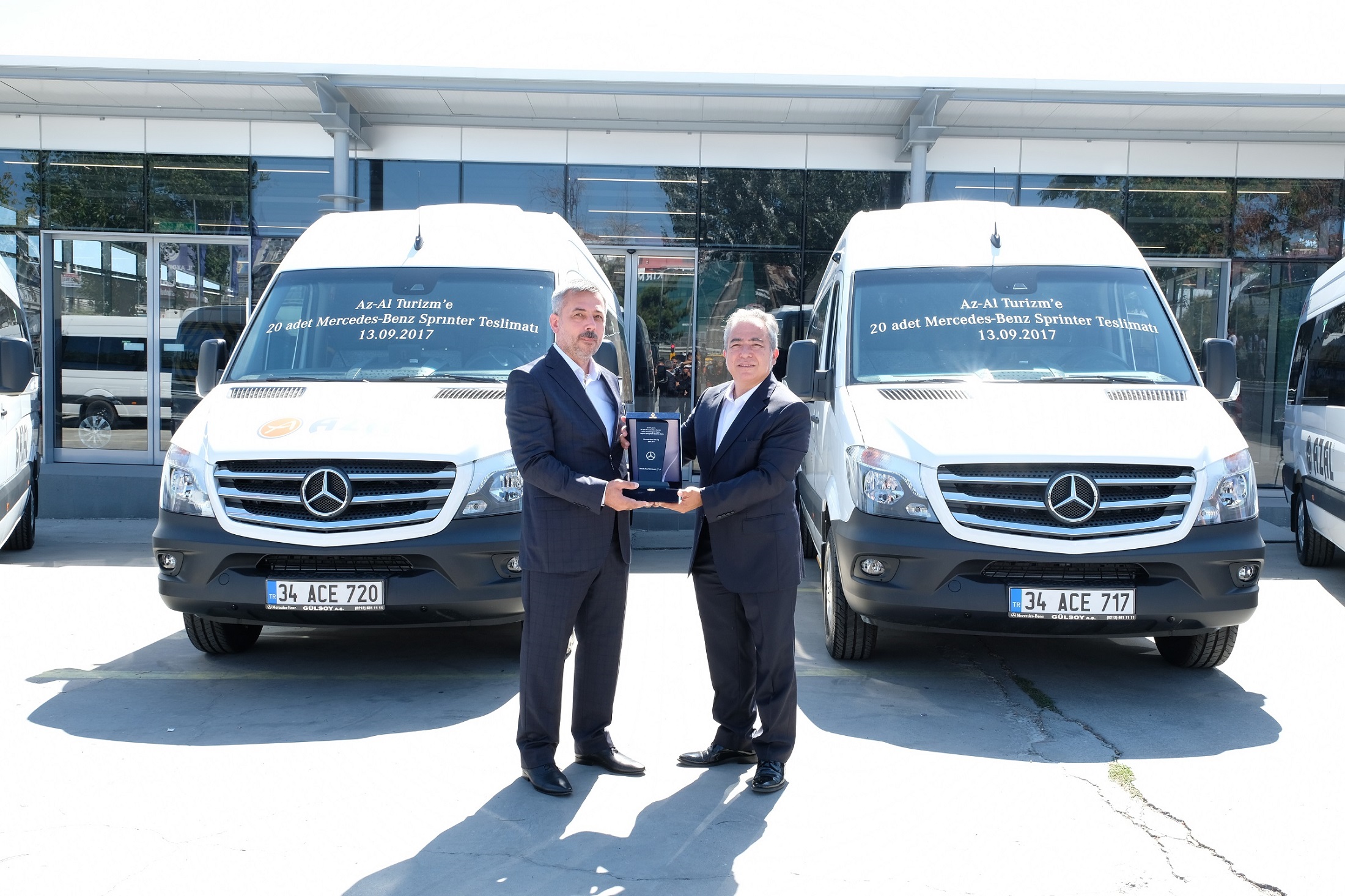 Mercedes Benz Turk Az Al Turizm E 20 Adet Sprinter Teslim Etti Lojiyol