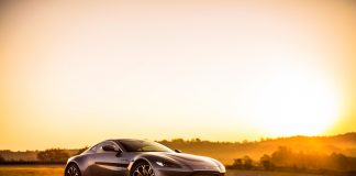 ASTON MARTIN’İN YENİ “VANTAGE” MODELİ CENEVRE’DE TANITILDI