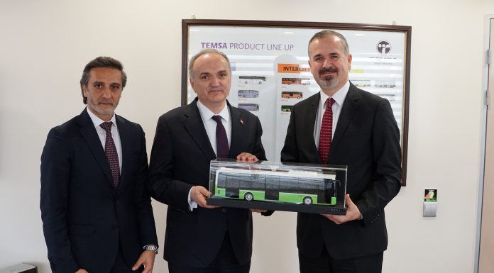 Bilim, Sanayi ve Teknoloji Bakanı Faruk Özlü, MD9 ElectriCITY’i Adana’da test etti