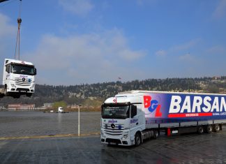 Mercedes-Benz Türk’ten Barsan Global Lojistik’e, Türkiye’nin en büyük kamyon teslimatı