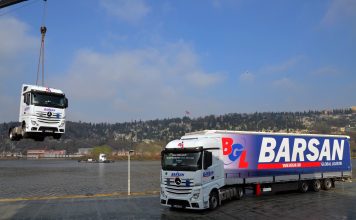 Mercedes-Benz Türk’ten Barsan Global Lojistik’e, Türkiye’nin en büyük kamyon teslimatı