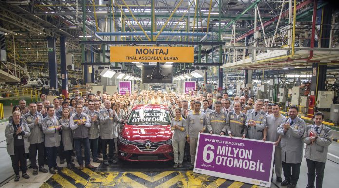 Oyak Renault 6 milyonuncu otomobilini banttan indirdi