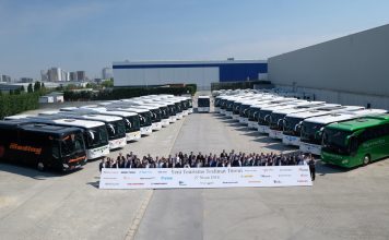 Mercedes-Benz Türk’ ten Toplu Teslimat 55 adet Yeni Tourismo sahiplerine kavuştu