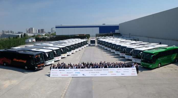 Mercedes-Benz Türk’ ten Toplu Teslimat 55 adet Yeni Tourismo sahiplerine kavuştu