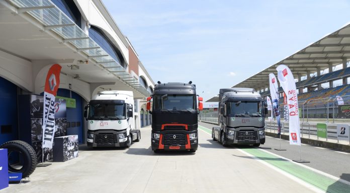 Renault Trucks kamyon ve çekiciler, performanslarıyla İstanbul Park Formula pistine meydan okudu