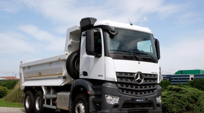 Mercedes-Benz Arocs 2532 K 6×2 Türkiye yollarında