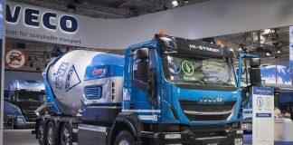 IVECO ve CIFA elektrikli hibrit beton mikserli dünyanın ilk biyoCNG kamyonunu tanıtttı.