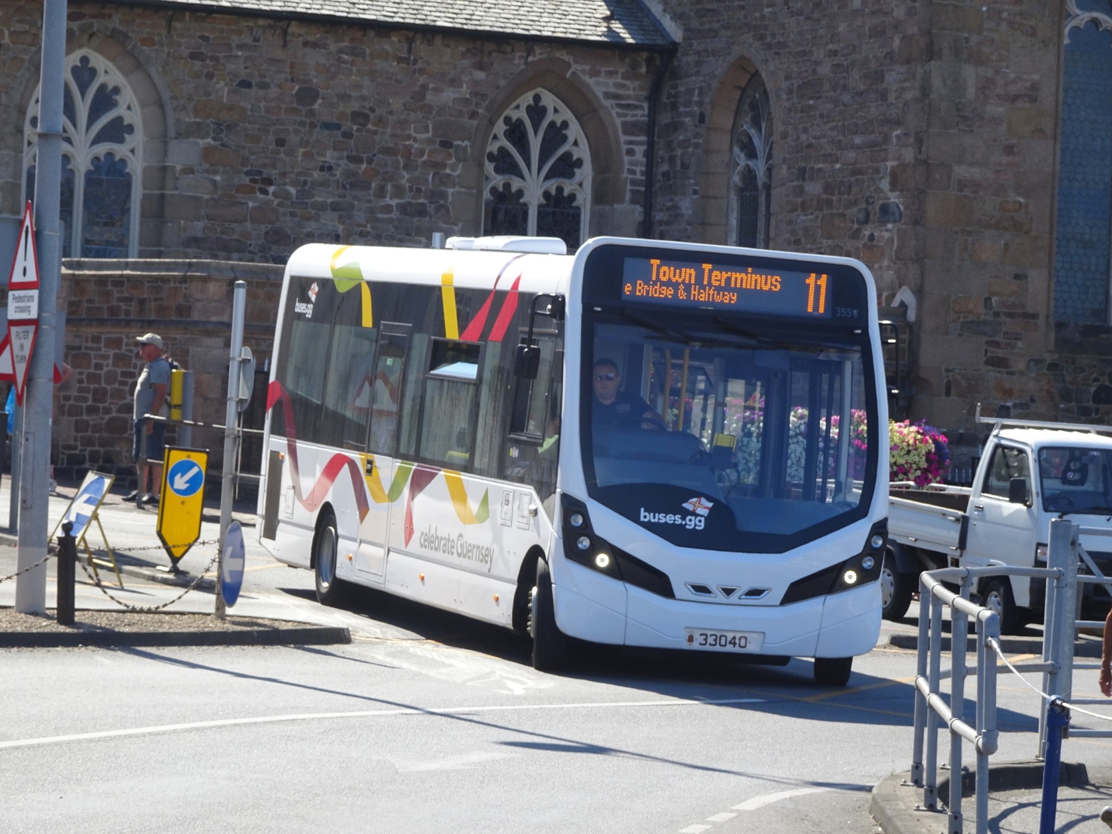 Guernsey, Allison şanzıman donanımlı 22 adet Wrightbus sipariş etti