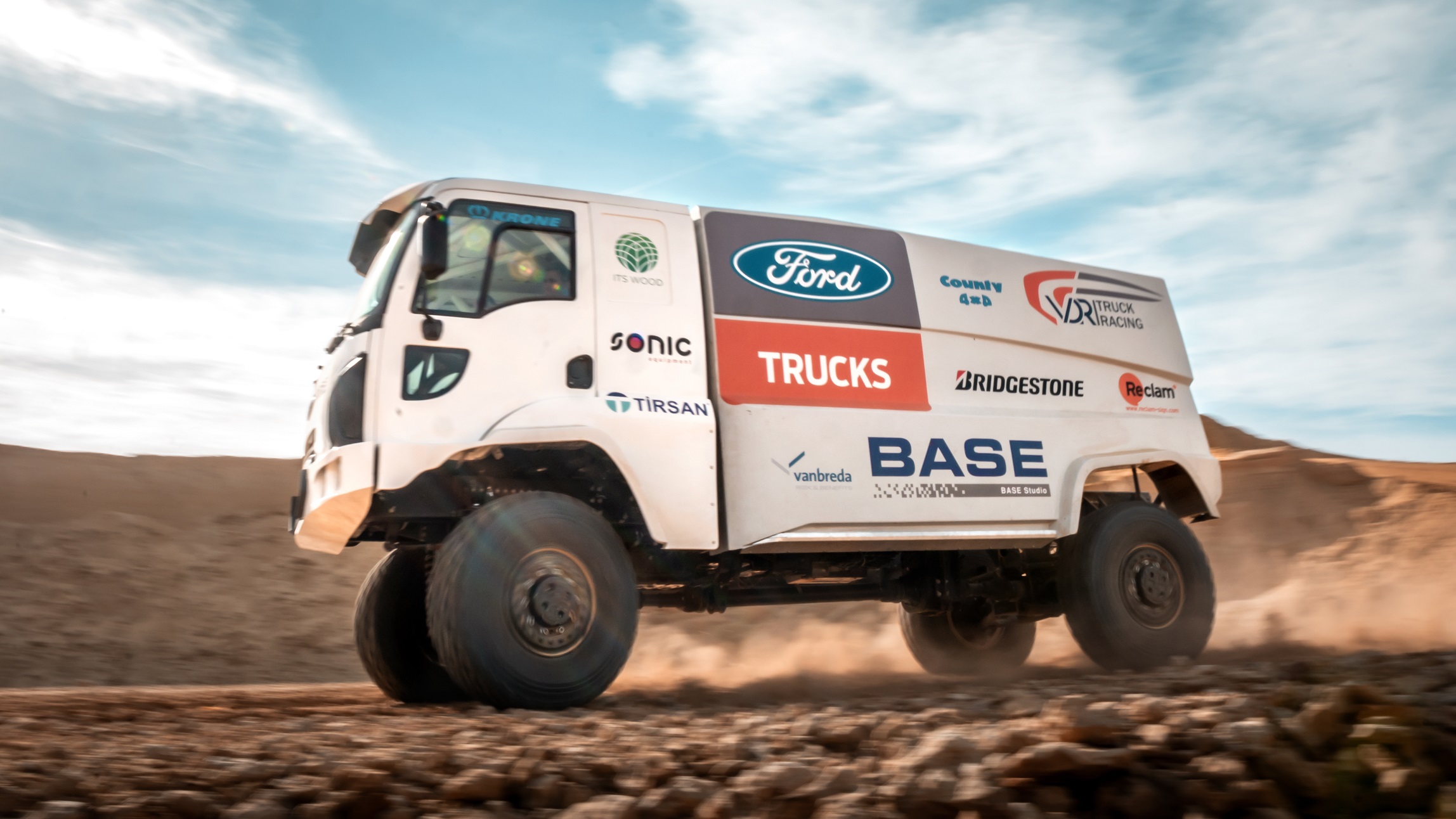 Ford Trucks dünyanın en zorlu off-road maratonu Dakar’da yarışacak