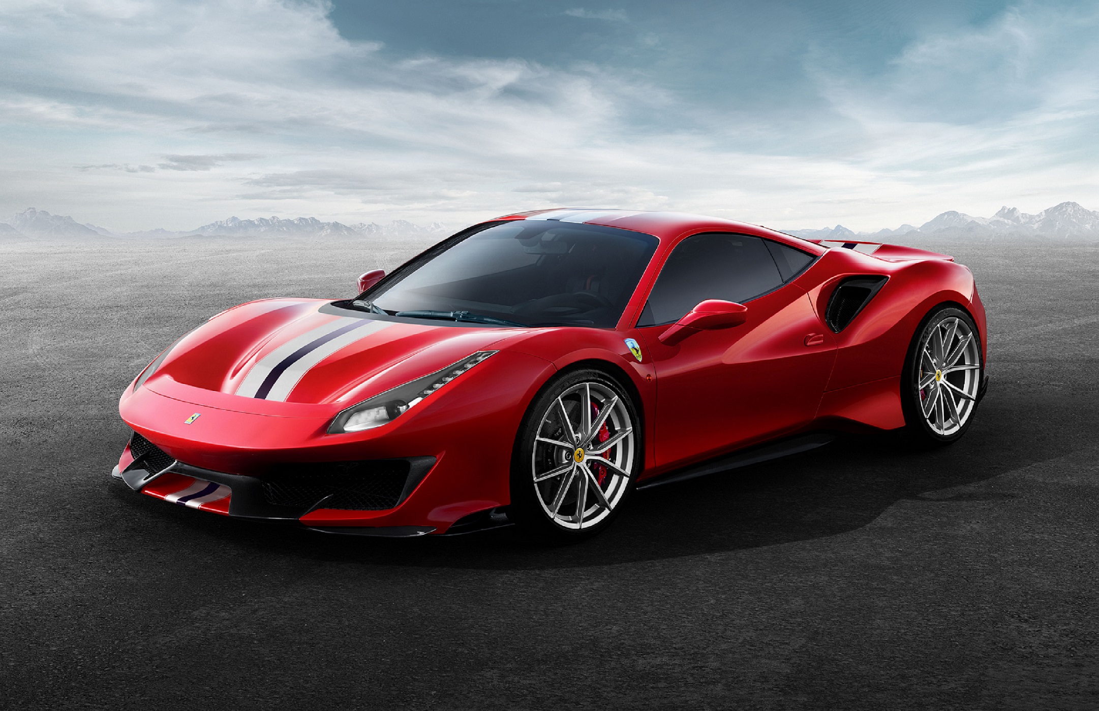 “Yılın Süper Otomobili”  Ferrari 488 Pista!