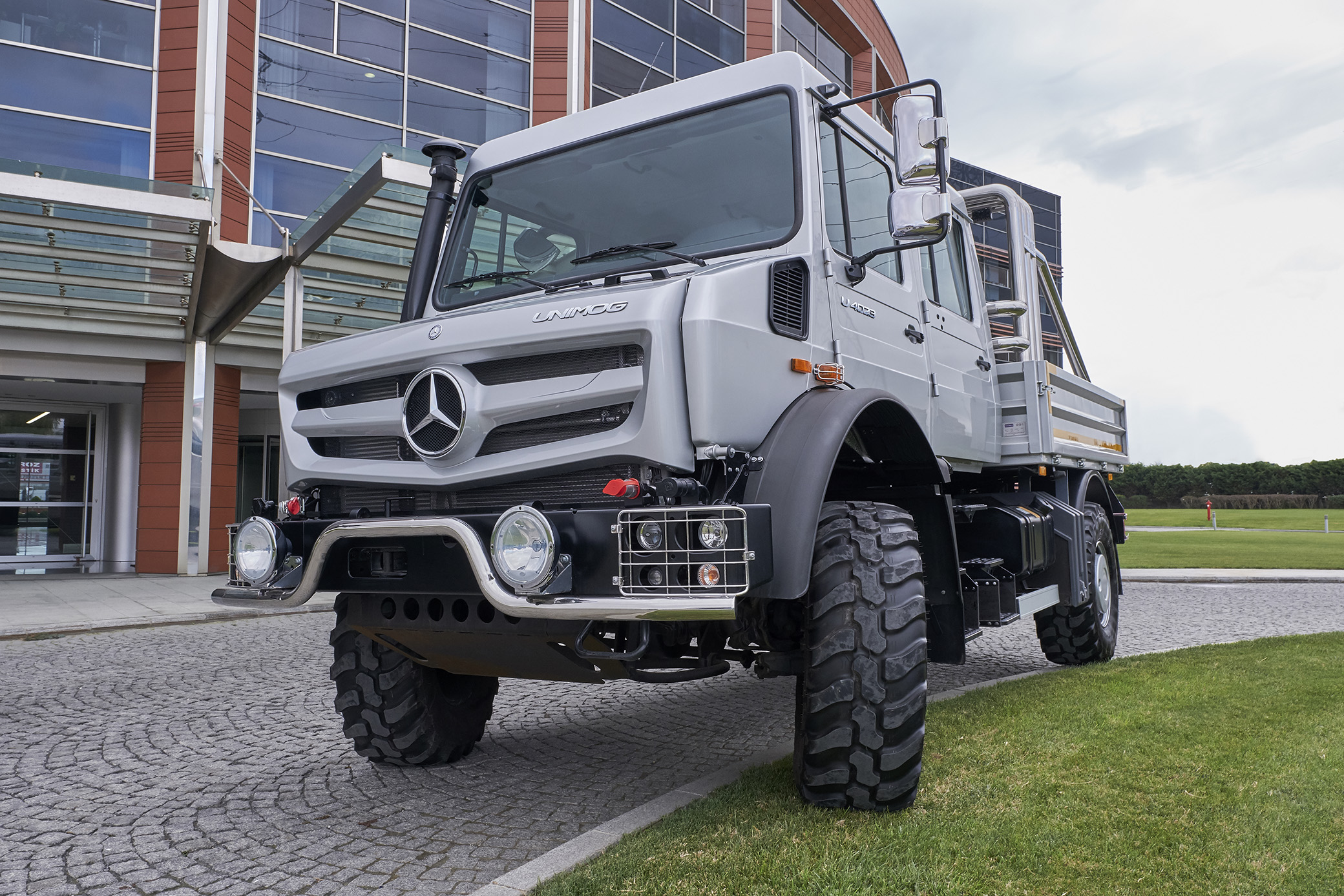 Mercedes-Benz Unimog Şehirde Yollara Çıkıyor