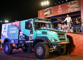 PETRONAS De Rooy IVECO Takımı, Dakar 2019 Rallisinde dört kamyonu ile ilk 10’da, podyumda yerini aldı
