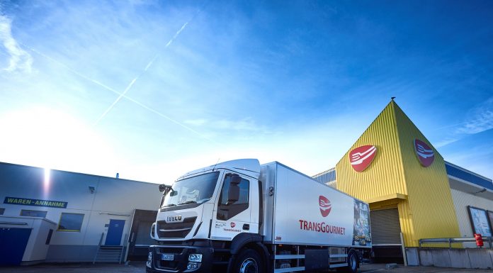 Allison şanzıman donanımlı Iveco Stralis CNG kamyonları ile Transgourmet’in gıda taşıma operasyonları, daha çevreci