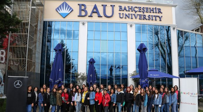 Mercedes-Benz Türk’ün Yıldız Kızlar’ı Bilişim Teknolojileri Eğitim Programı’nda buluştu