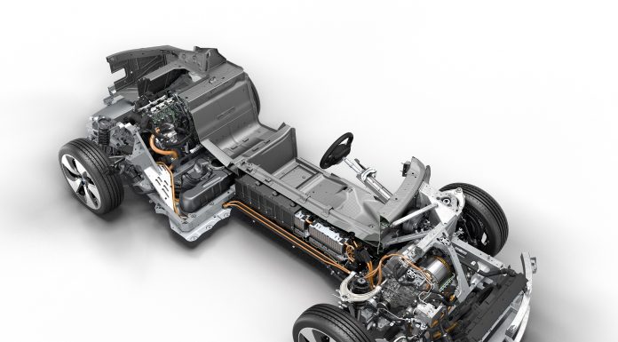 BMW i8’in Plug-in-hybrid Motoru 5. Kez Yılın Motoru Seçildi