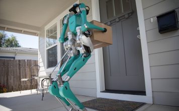 Ford’un çığır açan otonom teslimat robotu Digit, insan gibi görünüp insan gibi yürüyor