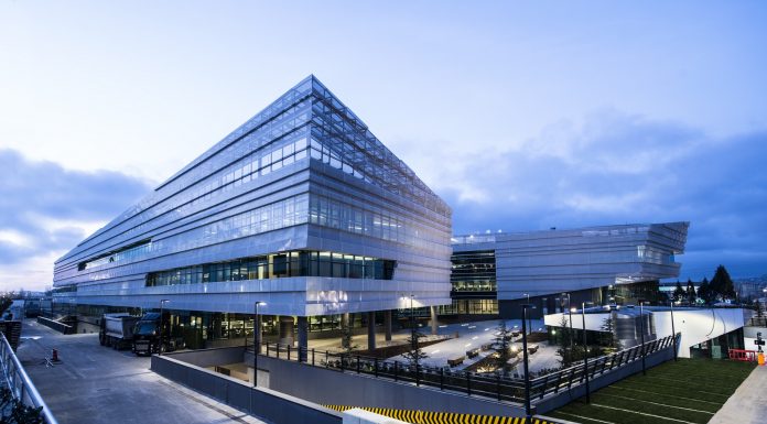 Yerli mühendislikle geleceğin teknolojilerini geliştiren Ford Otosan Ar-Ge Merkezi Bakan Varank’tan tam not aldı