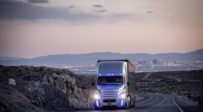 Daimler Kamyon Grubu, ileri otonom sürüşe 500 milyon avroluk yatırım ile liderlik ediyor