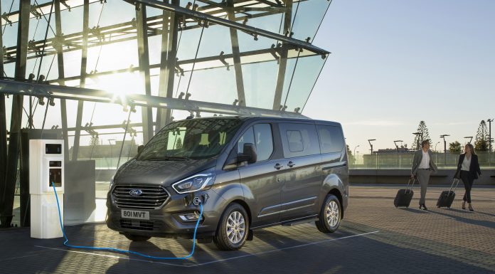 Ford, en yeni elektrikli ve hibrit araç modellerini Frankfurt’ta tanıttı