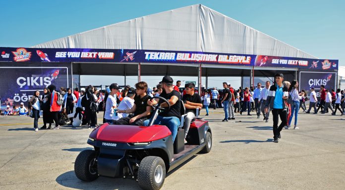Yerli ve milli %100 elektrikli TRAGGER T-Car Teknofest’te yoğun ilgi gördü