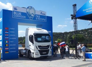 IVECO, Mavi Koridor Rallisi’nin başlangıcına 2 Stralis NP LNG’li çekici ile katıldı
