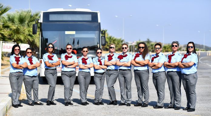 İzmir’de kadın şoförler yollarda