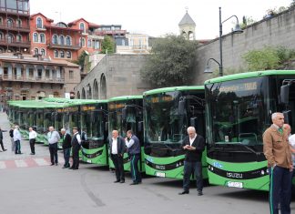 Anadolu Isuzu kendi segmentinde Türk otomotiv tarihinin en büyük midibüs ihracatını gerçekleştirdi