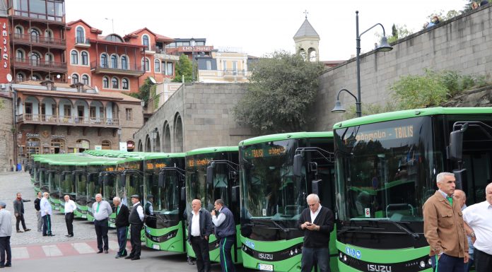 Anadolu Isuzu kendi segmentinde Türk otomotiv tarihinin en büyük midibüs ihracatını gerçekleştirdi