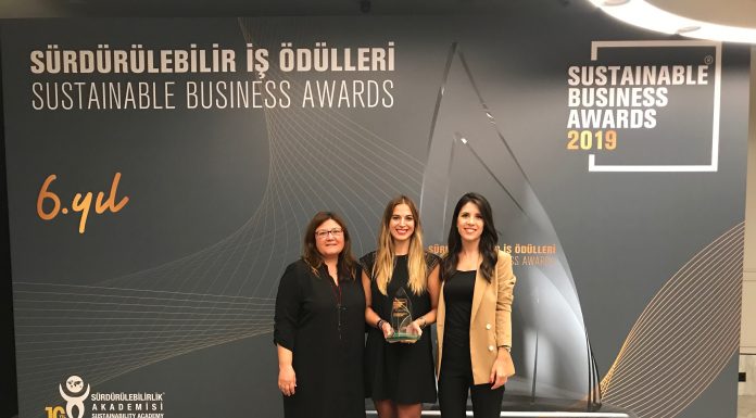 Mercedes-Benz Türk’ün Her Kızımız Bir Yıldız projesi “Kadının Güçlendirilmesi” kategorisinde Sürdürülebilir İş Ödülü’ne layık görüldü