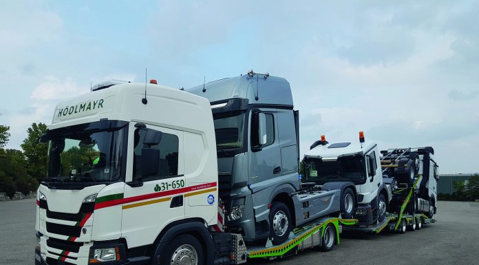 Hödlmayr’ın Yeni Görevi Mercedes-Benz marka tır teslimatlarını üstlendi.