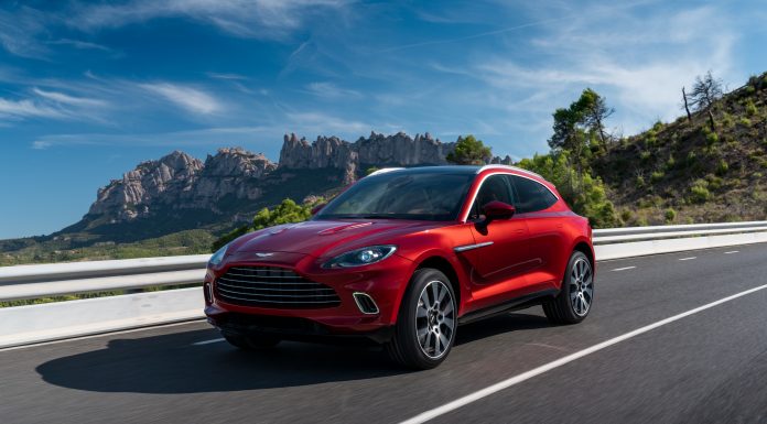 PIRELLI YENİ ASTON MARTIN DBX İÇİN ÜÇ FARKLI TİP LASTİK GELİŞTİRDİ