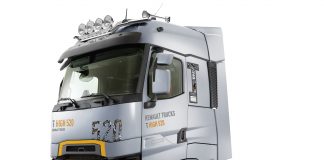 Renault Trucks, uzun yol çekici yelpazesinin 2020 modellerini sunuyor.