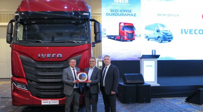 IVECO, ilk IVECO S-WAY çekicileri törenle teslim etti.