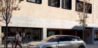 Renault’nun yeni konsept modeli MORPHOZ