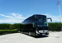 Mercedes-Benz Türk, seyahati kısıtlanan şehirlerarası otobüslerin garanti sürelerini uzattı