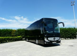 Mercedes-Benz Türk, seyahati kısıtlanan şehirlerarası otobüslerin garanti sürelerini uzattı