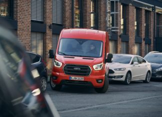 Yeni Ford Transit ile ‘park etmek’ artık çocuk oyuncağı…