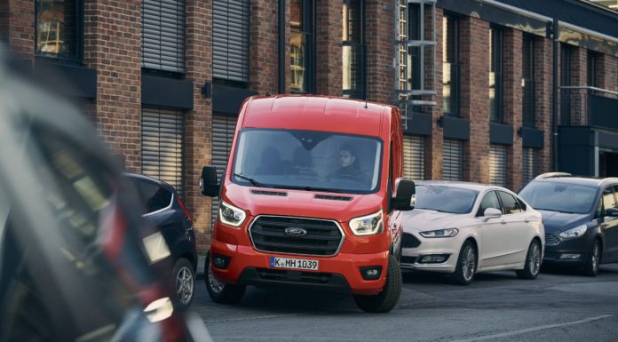 Yeni Ford Transit ile ‘park etmek’ artık çocuk oyuncağı…