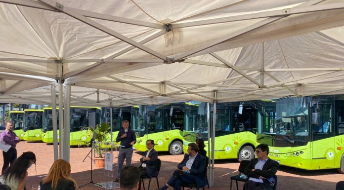 Anadolu Isuzu’dan Hint Okyanusu’ndaki Reunion Adasına 20 Araçlık Teslimat