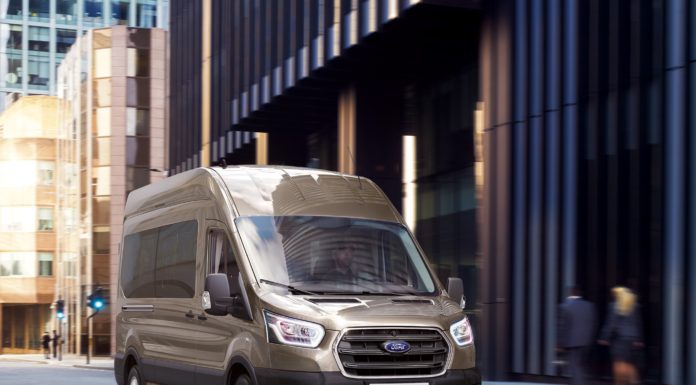 Ford Transit, şimdi sınıfında tek, 10 vitesli otomatik şanzıman seçeneğiyle Türkiye’de