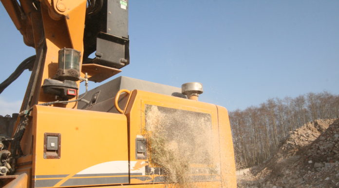 İŞ MAKİNALARI İÇİN ÇIĞIR AÇAN TEKNOLOJİ