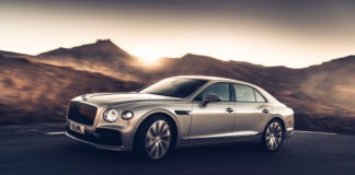 DÜNYANIN İLK ÜÇ BOYUTLU AHŞAP PANELLERİ YENİ BENTLEY FLYING SPUR’DA