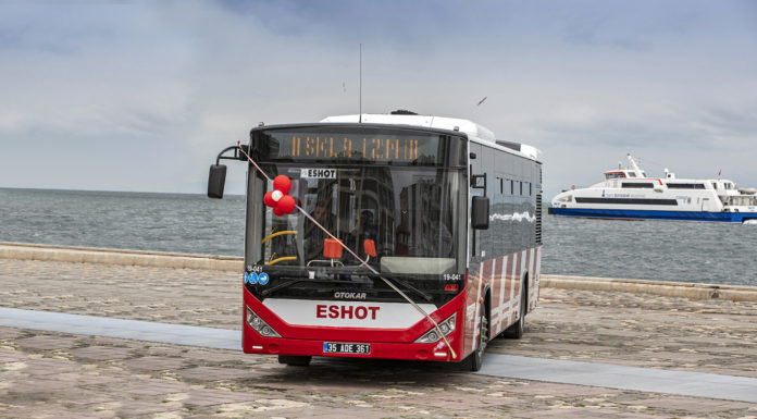 İzmirlileri taşıyacak 304 Otokar otobüsü için imzalar atıldı