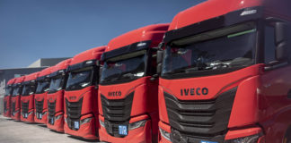IVECO’dan Hüner’e 10 adet S-WAY çekici teslimatı