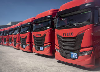 IVECO’dan Hüner’e 10 adet S-WAY çekici teslimatı