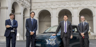 Tamamen Yeni Fiat 500 İtalya’nın Zirvesinde Görücüye Çıktı!