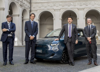 Tamamen Yeni Fiat 500 İtalya’nın Zirvesinde Görücüye Çıktı!