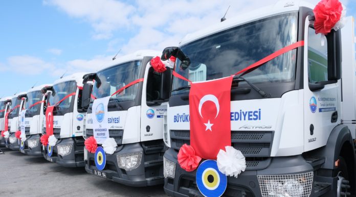 İstanbul Büyükçekmece Belediyesi, Mercedes-Benz kamyonları törenle teslim aldı