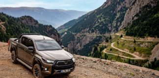 Yeni Toyota Hilux Konfor ve Teknolojisiyle Öne Çıkacak